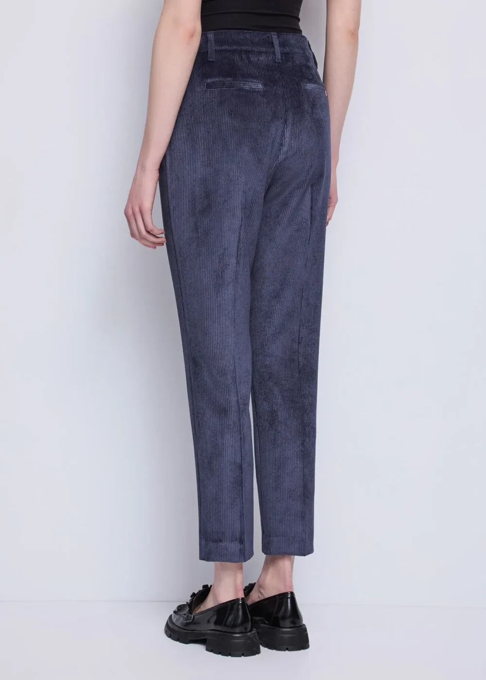 Pantaloni da donna cropped a vita alta - immagine 3